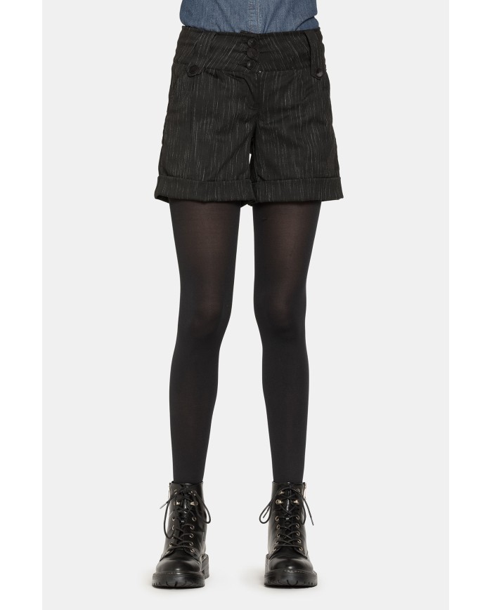 SHORT IN TESSUTO STRETCH. Vita regolare e gamba regolare.