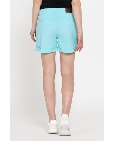 SHORT LEGGERO IN POPELINE.