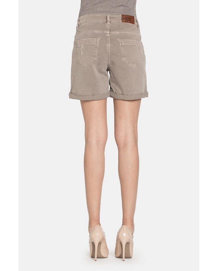 SHORT IN JEANS COLOR STRETCH. MOD. 757. Vita regolare e gamba morbida.