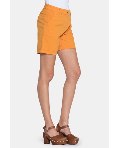 PANTALONE CORTO IN POPELINE STRETCH. Vita regolare