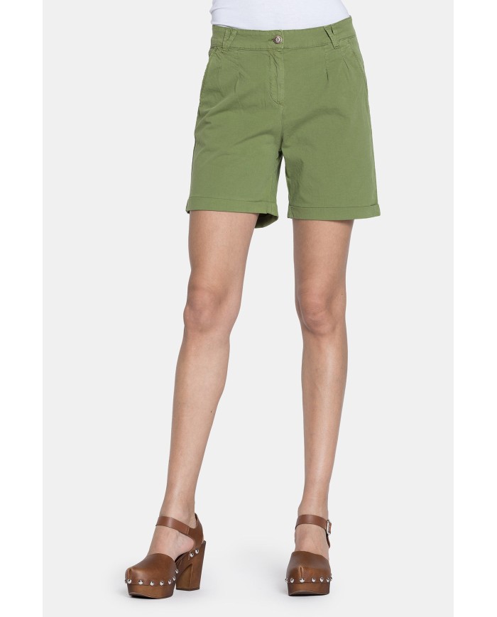 PANTALONE CORTO IN POPELINE STRETCH. Vita regolare