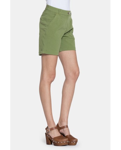 PANTALONE CORTO IN POPELINE STRETCH. Vita regolare