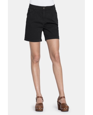 PANTALONE CORTO IN POPELINE STRETCH. Vita regolare