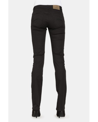 PANTALONI IN GABARDINA STRETCH. Vita bassa e gamba slim.