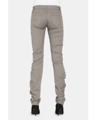 PANTALONI IN GABARDINA STRETCH. Vita bassa e gamba slim.