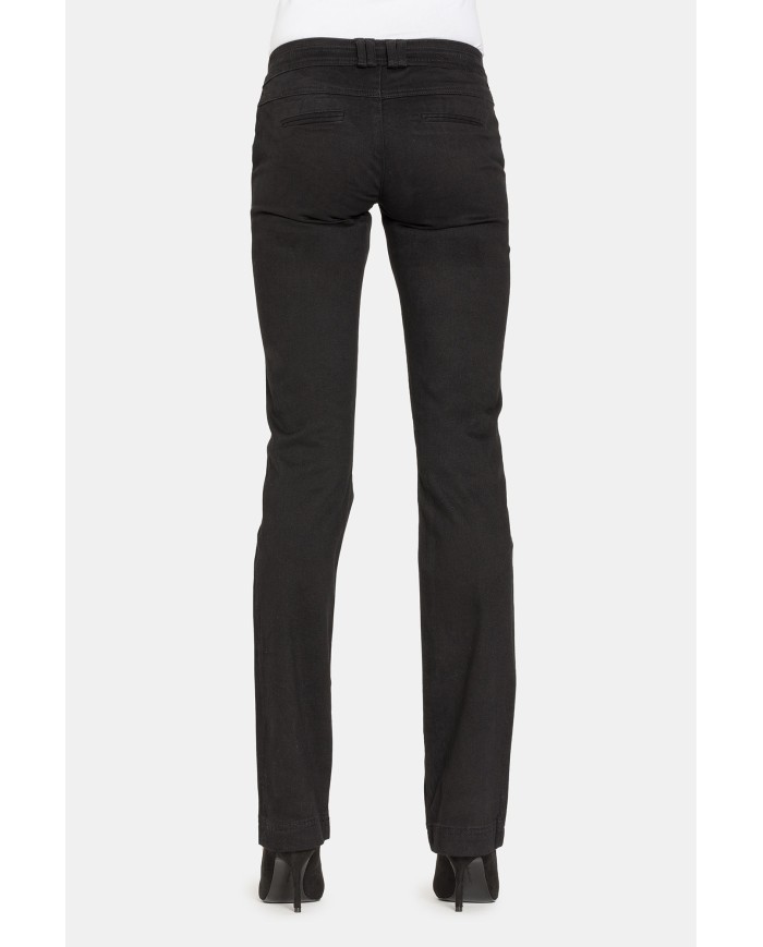 PANTALONI IN RASO STRETCH. Vita bassa e gamba slim.