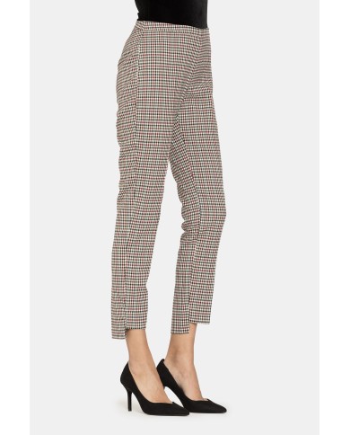 PANTALONE IN TESSUTO MISTO VISCOSA STRETCH. Vita regolare e gamba slim.