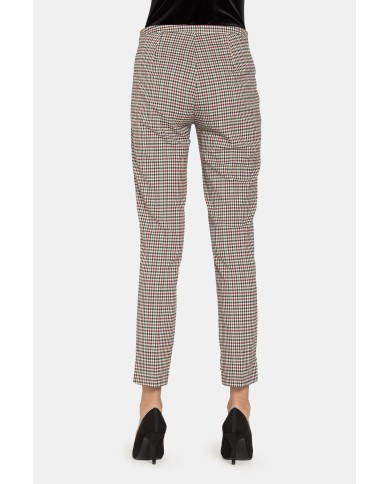 PANTALONE IN TESSUTO MISTO VISCOSA STRETCH. Vita regolare e gamba slim.