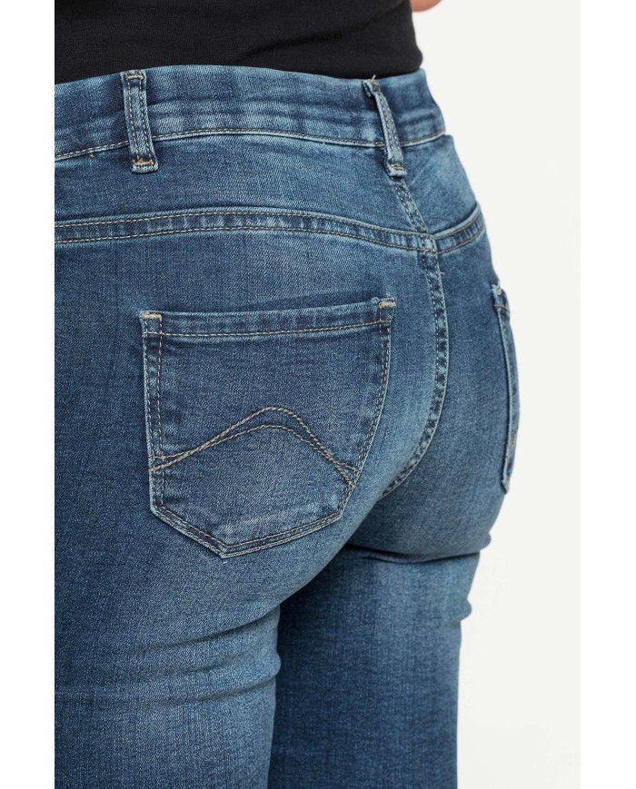 LEGG-JEANS CORTO IN TESSUTO SUPER STRETCH
