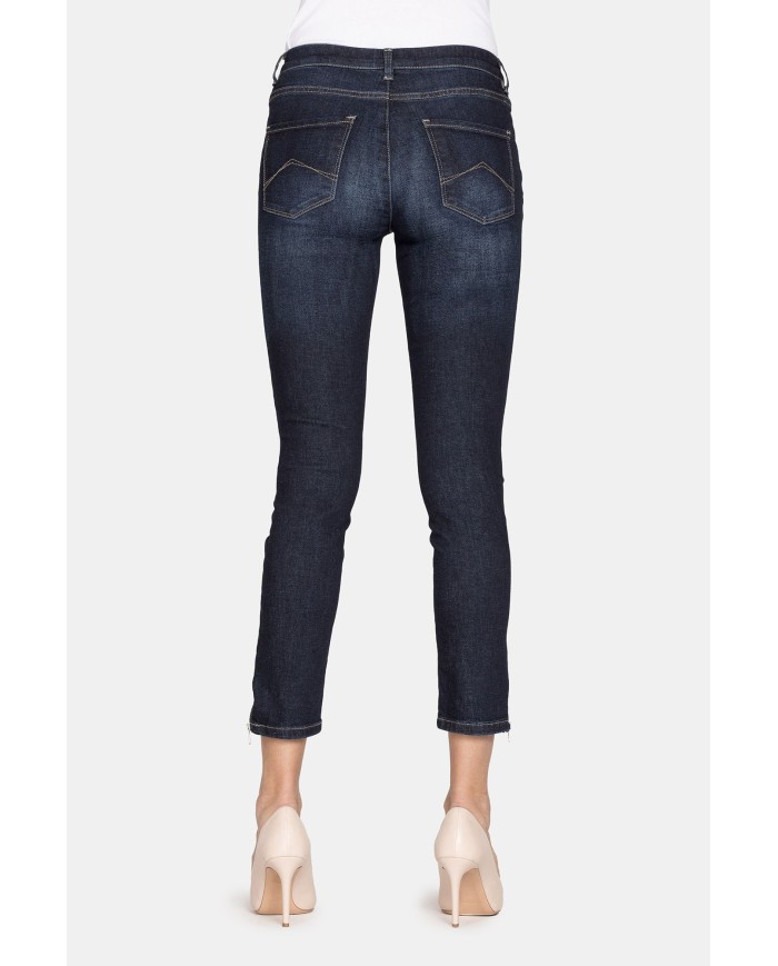 LEGG-JEANS SUPER STRETCH MOD 767. Vita regolare e gamba stretta.