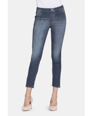 LEGG-JEANS SUPER STRETCH MOD 767. Vita regolare e gamba stretta.