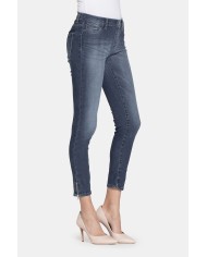 LEGG-JEANS SUPER STRETCH MOD 767. Vita regolare e gamba stretta.