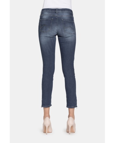 LEGG-JEANS SUPER STRETCH MOD 767. Vita regolare e gamba stretta.