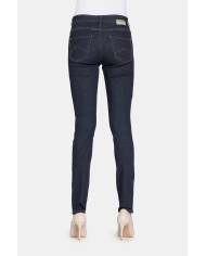 LEGG-JEANS CON TRATTAMENTO ALL'ALOE. Vita regolare e gamba stretta.