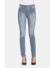 LEGG-JEANS CON TRATTAMENTO ALL'ALOE. Vita regolare e gamba stretta.