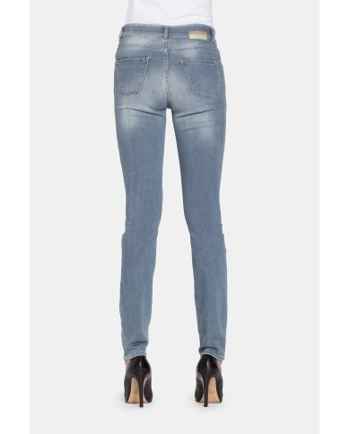 LEGG-JEANS CON TRATTAMENTO ALL'ALOE. Vita regolare e gamba stretta.