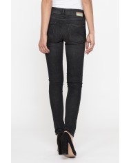 LEGG-JEANS CON TRATTAMENTO ALL'ALOE. Vita regolare e gamba stretta.