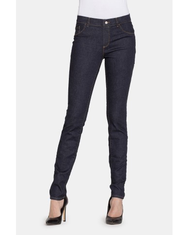 LEGG-JEANS IN TESSUTO SUPER STRETCH. Vita regolare e gamba stretta