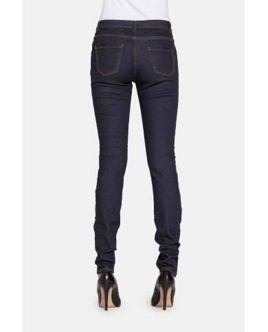 LEGG-JEANS IN TESSUTO SUPER STRETCH. Vita regolare e gamba stretta