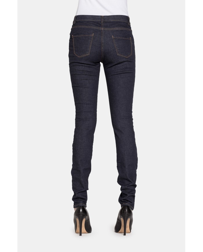 LEGG-JEANS IN TESSUTO SUPER STRETCH. Vita regolare e gamba stretta