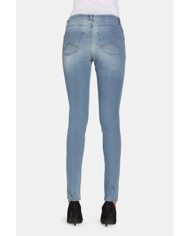 LEGG-JEANS IN TESSUTO SUPER STRETCH. Vita regolare e gamba stretta