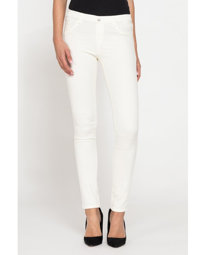 LEGG-JEANS SUPER STRETCH MOD. 767. Vita regolare e gamba stretta.