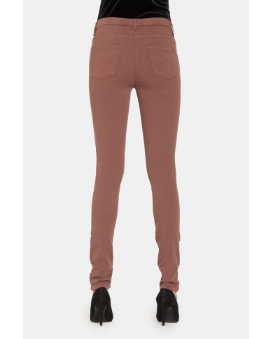 LEGG-JEANS SUPER STRETCH MOD. 767. Vita regolare e gamba stretta.