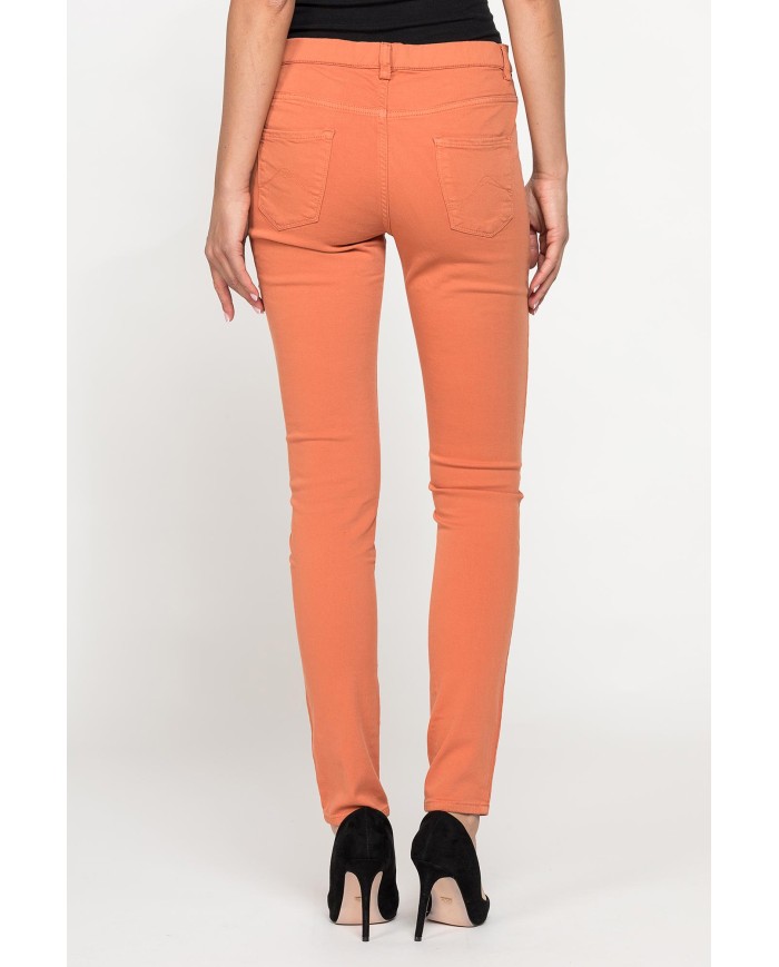 LEGG-JEANS SUPER STRETCH MOD. 767. Vita regolare e gamba stretta.