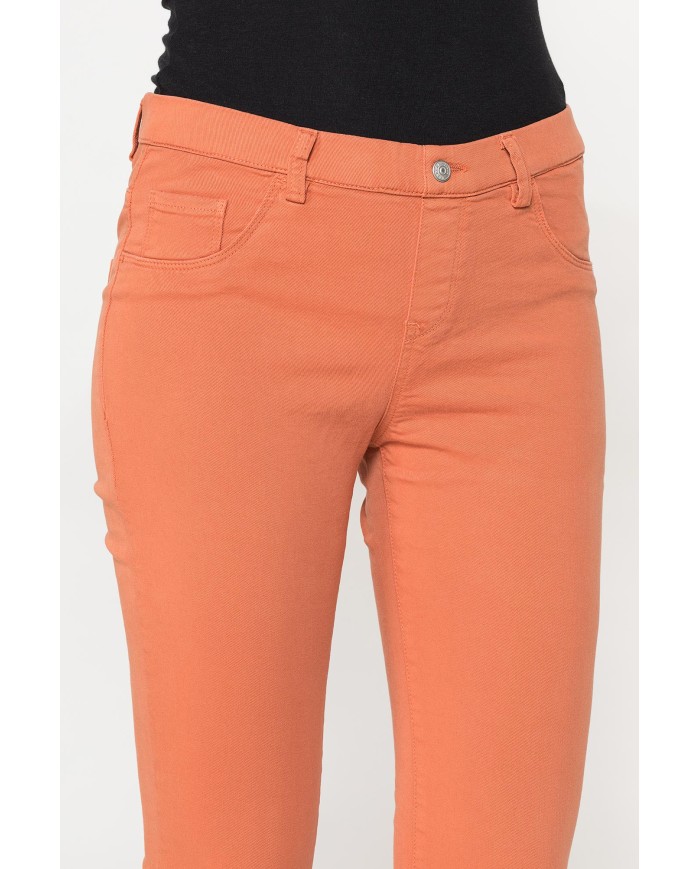 LEGG-JEANS SUPER STRETCH MOD. 767. Vita regolare e gamba stretta.