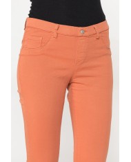 LEGG-JEANS SUPER STRETCH MOD. 767. Vita regolare e gamba stretta.