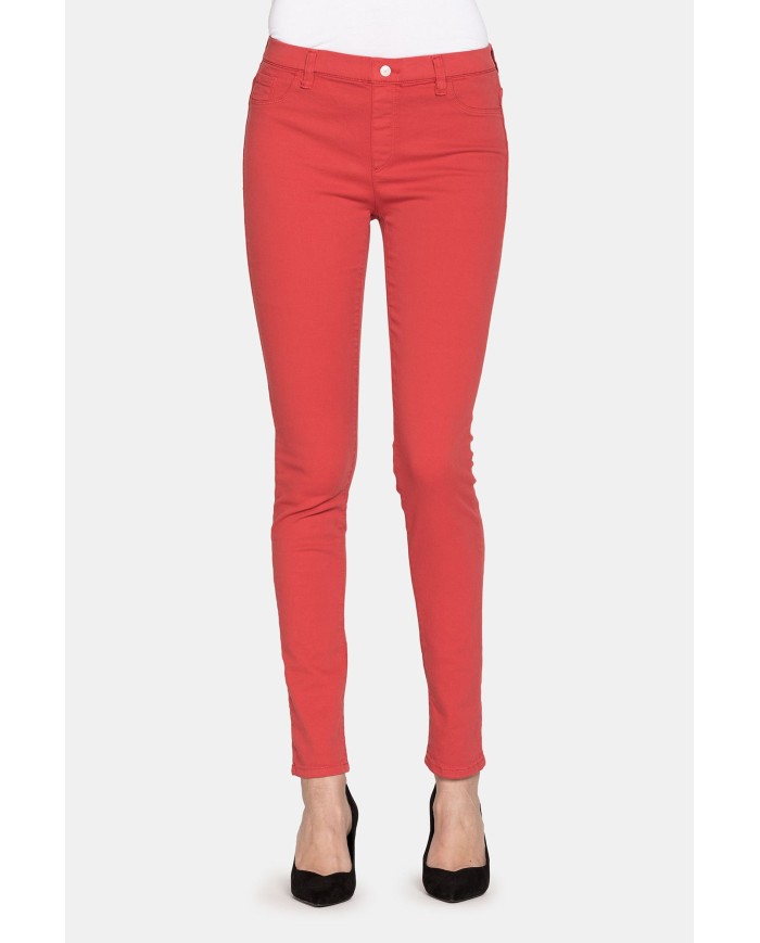LEGG-JEANS SUPER STRETCH MOD. 767. Vita regolare e gamba stretta.