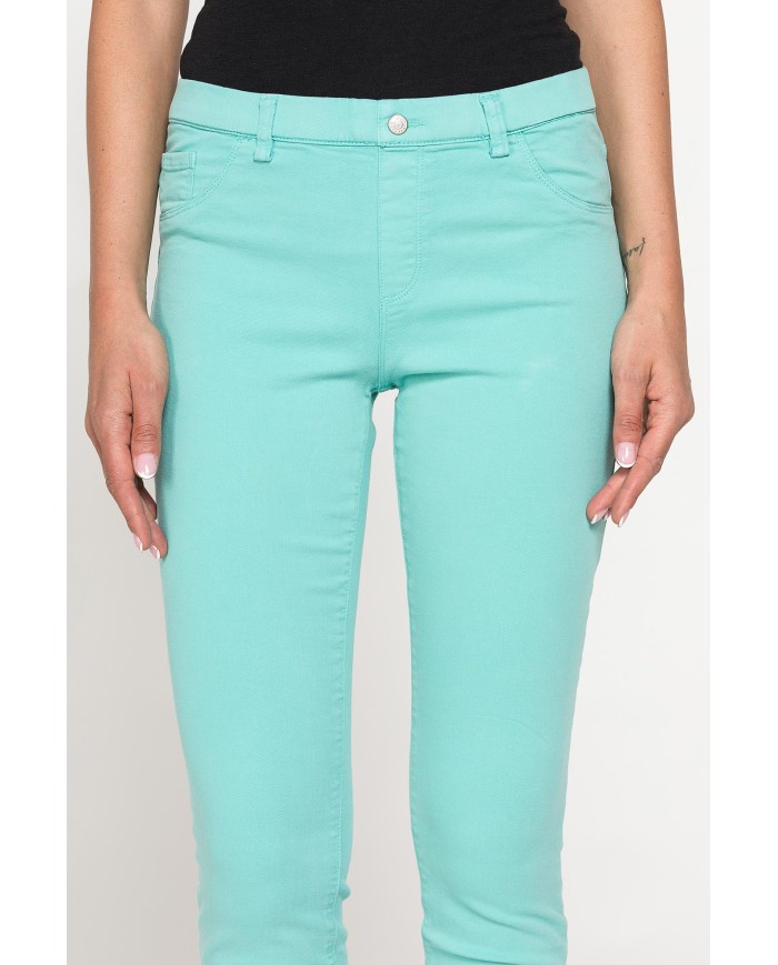 LEGG-JEANS SUPER STRETCH MOD. 767. Vita regolare e gamba stretta.