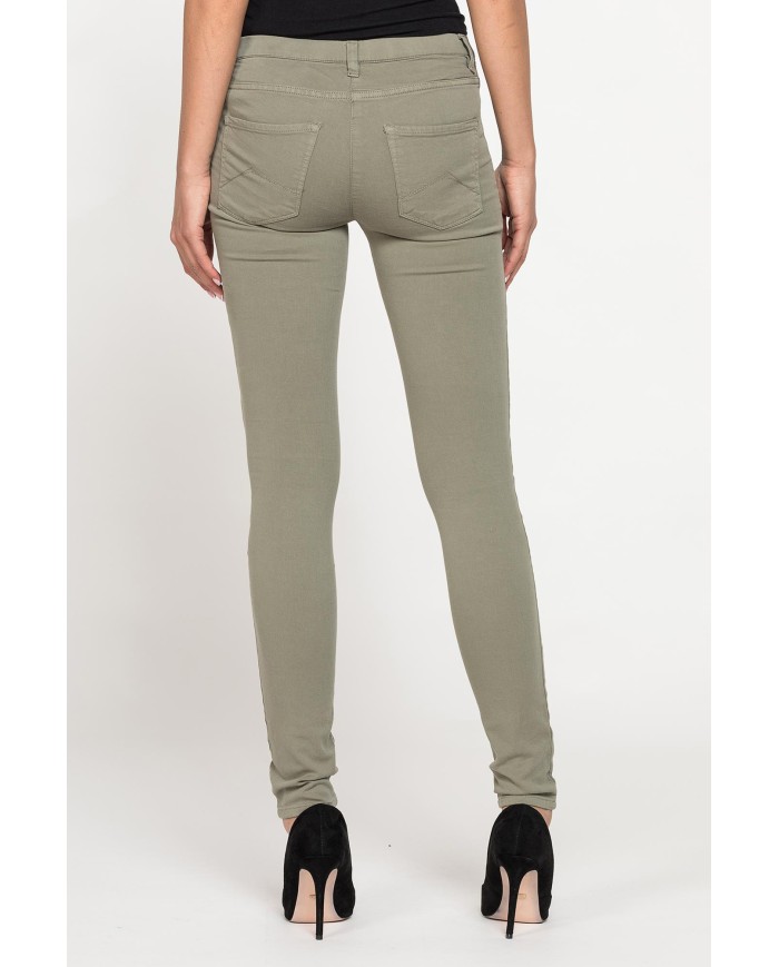 LEGG-JEANS SUPER STRETCH MOD. 767. Vita regolare e gamba stretta.