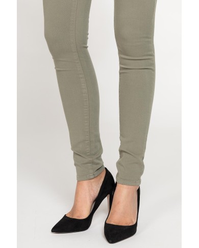 LEGG-JEANS SUPER STRETCH MOD. 767. Vita regolare e gamba stretta.