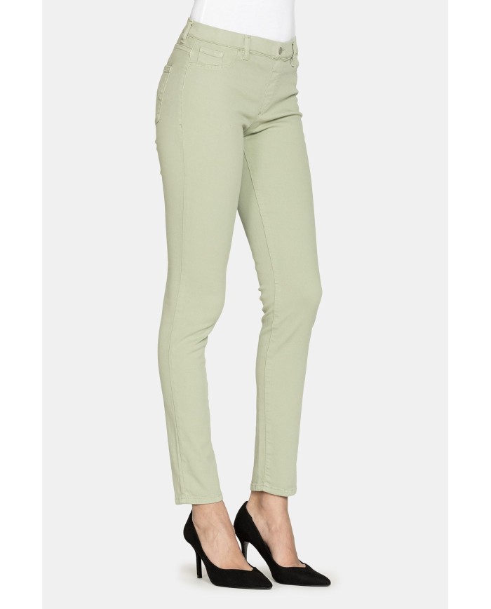 LEGG-JEANS SUPER STRETCH MOD. 767. Vita regolare e gamba stretta.