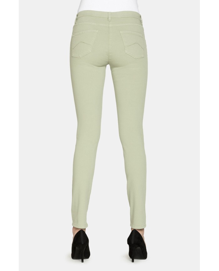 LEGG-JEANS SUPER STRETCH MOD. 767. Vita regolare e gamba stretta.