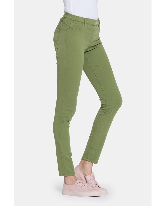 LEGG-JEANS SUPER STRETCH MOD. 767. Vita regolare e gamba stretta.