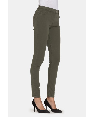 LEGG-JEANS SUPER STRETCH MOD. 767. Vita regolare e gamba stretta.