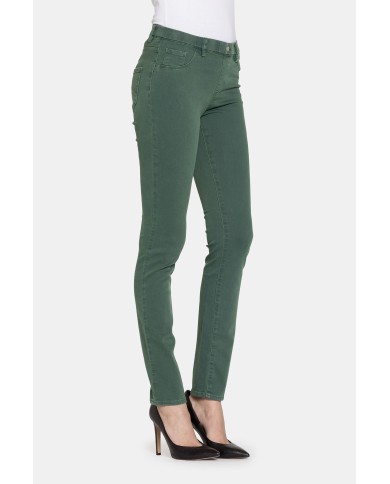 LEGG-JEANS SUPER STRETCH MOD. 767. Vita regolare e gamba stretta.