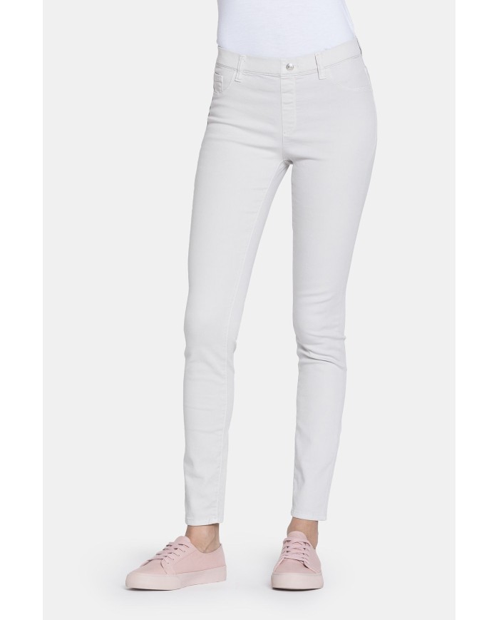 LEGG-JEANS IN GABARDINA LEGGERA MOD. 767. Vita regolare e gamba stretta.