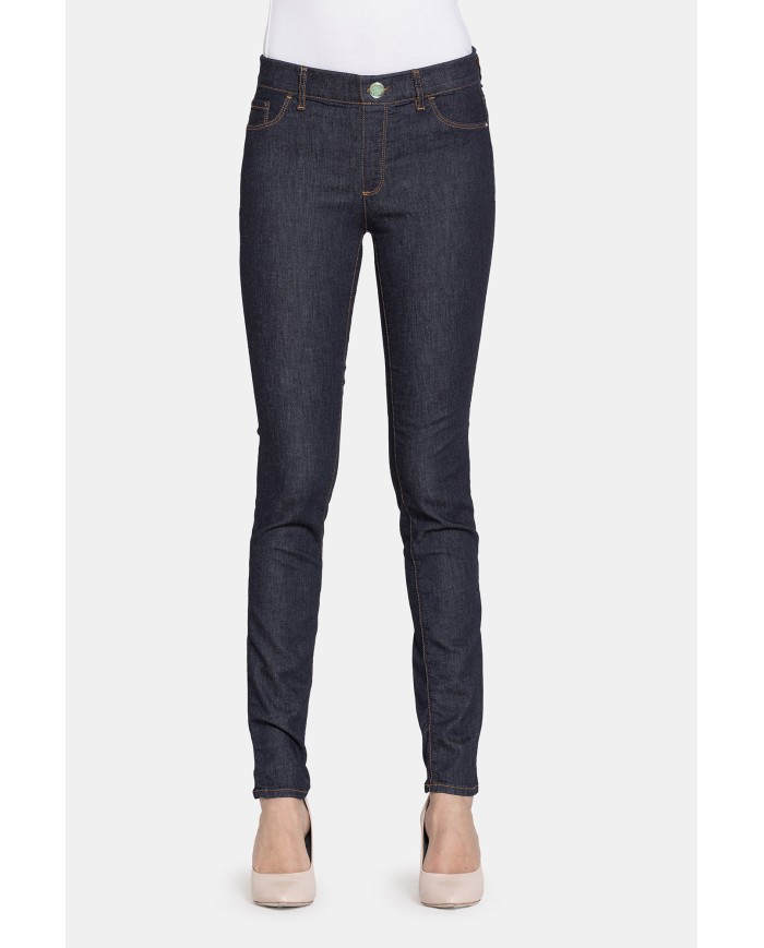 LEGG-JEANS SUPER STRETCH MOD 767. Vita regolare e gamba stretta.