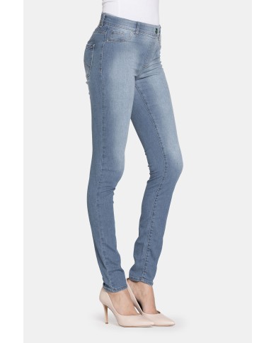 LEGG-JEANS SUPER STRETCH MOD 767. Vita regolare e gamba stretta.