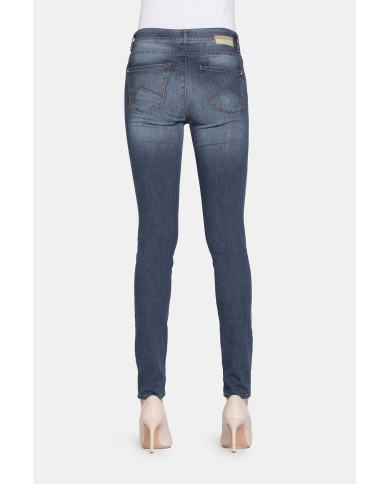 LEGG-JEANS SUPER STRETCH MOD 767. Vita regolare e gamba stretta.