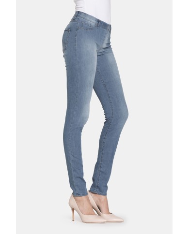 LEGG-JEANS SUPER STRETCH MOD 767. Vita regolare e gamba stretta.