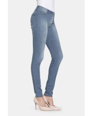 LEGG-JEANS SUPER STRETCH MOD 767. Vita regolare e gamba stretta.