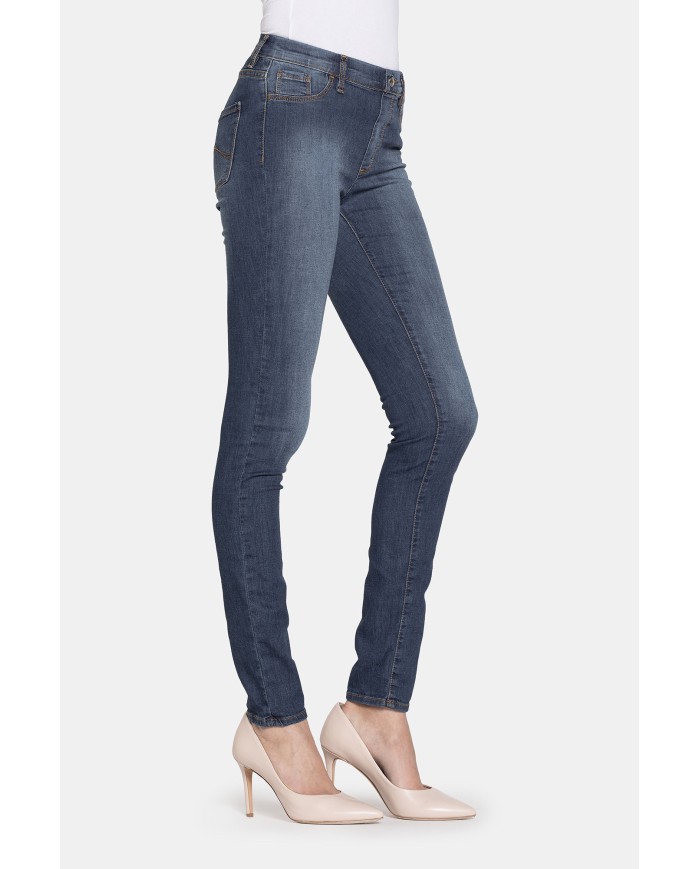 LEGG-JEANS SUPER STRETCH MOD 767. Vita regolare e gamba stretta.