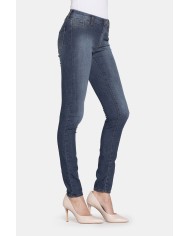 LEGG-JEANS SUPER STRETCH MOD 767. Vita regolare e gamba stretta.