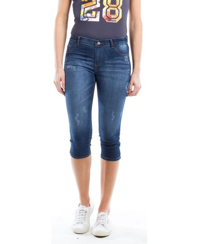 LEGG-JEANS IN TESSUTO SUPER STRETCH.  Vita regolare e gamba stretta.