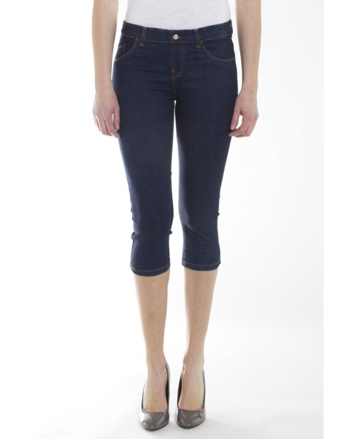 LEGG-JEANS IN TESSUTO SUPER STRETCH.  Vita regolare e gamba stretta.