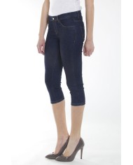 LEGG-JEANS IN TESSUTO SUPER STRETCH.  Vita regolare e gamba stretta.